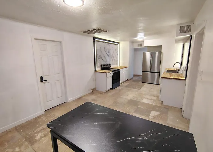 3614 N 48th Ave Homestay Phoenix