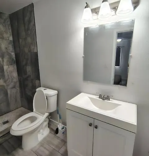 3614 N 48th Ave Homestay Phoenix